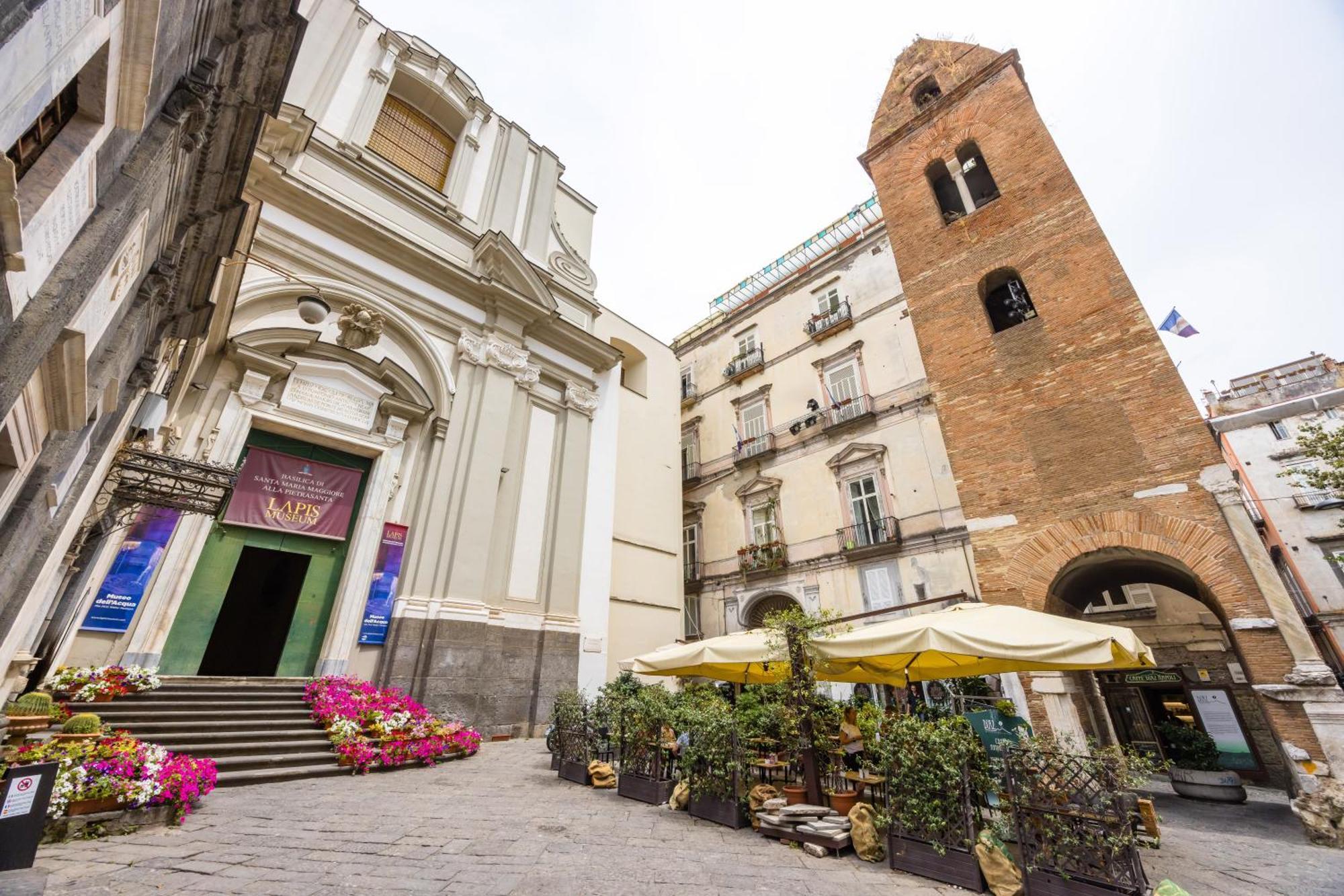 Piazza Miraglia - Apartment By Wonderful Italy Наполи Екстериор снимка