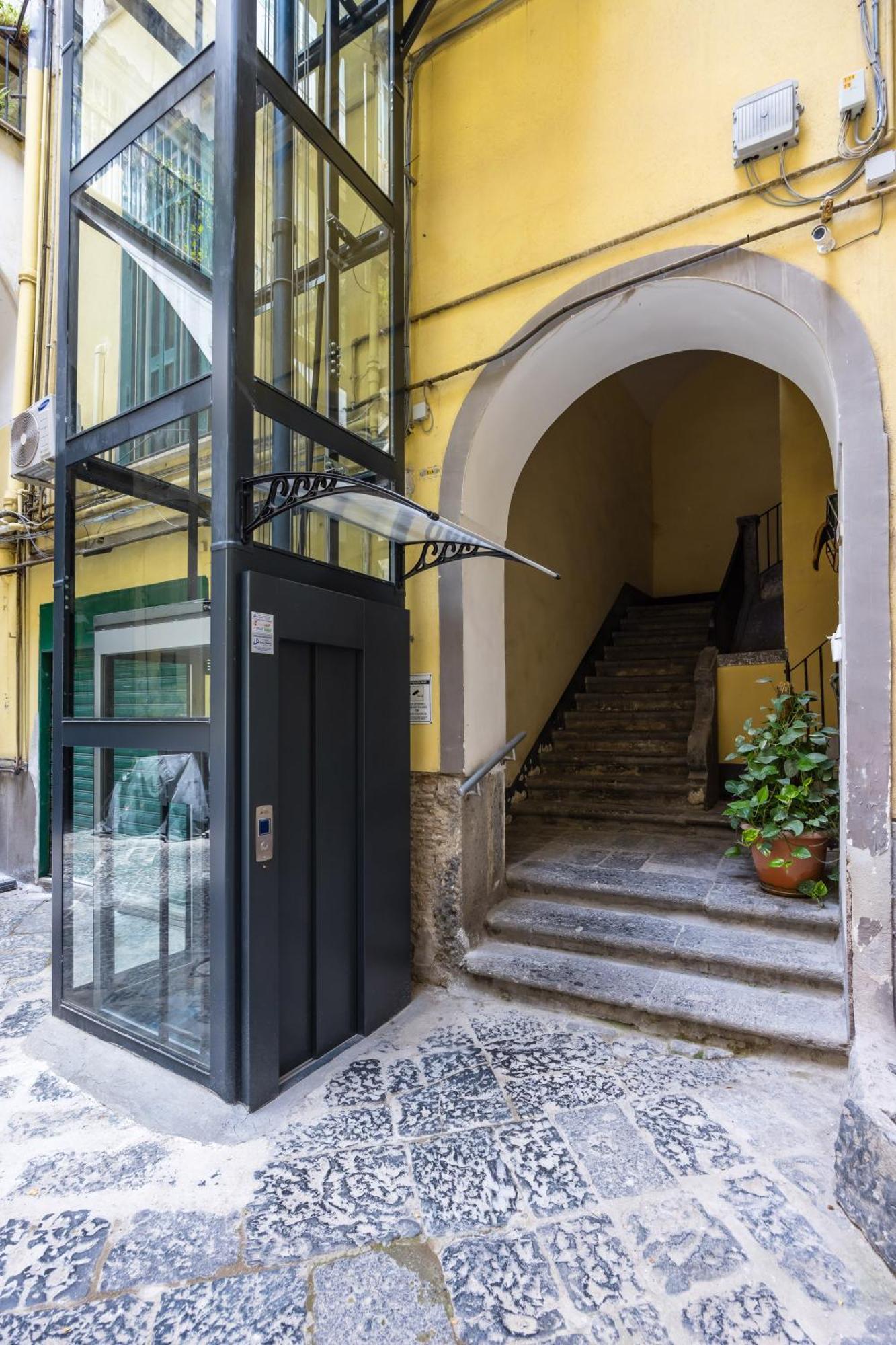 Piazza Miraglia - Apartment By Wonderful Italy Наполи Екстериор снимка
